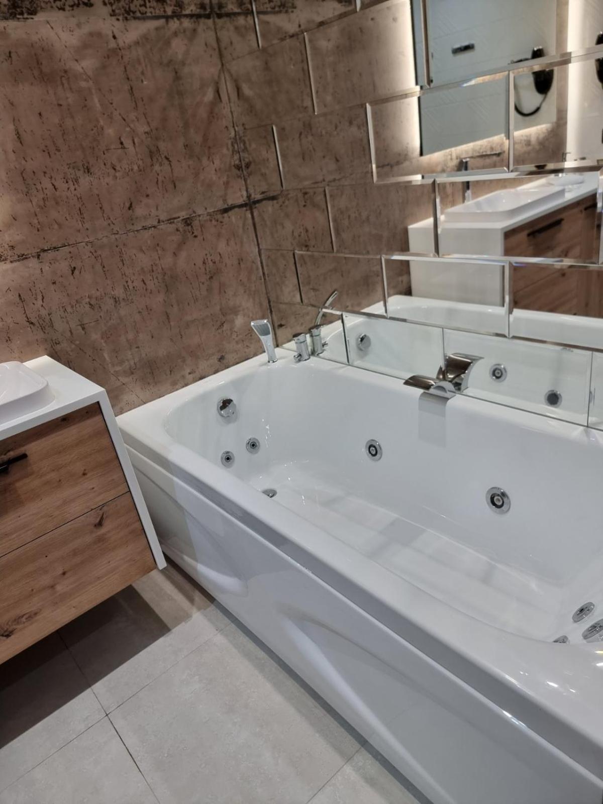 Leogrand Apartments On Krakivska 26 リヴィウ エクステリア 写真