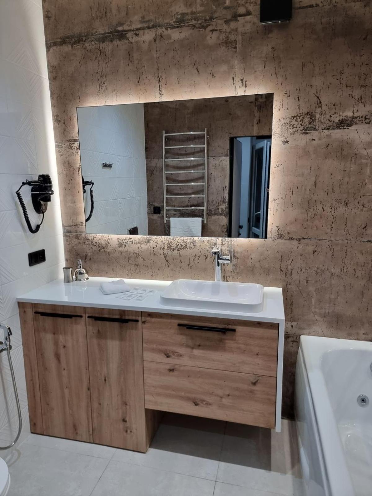 Leogrand Apartments On Krakivska 26 リヴィウ エクステリア 写真