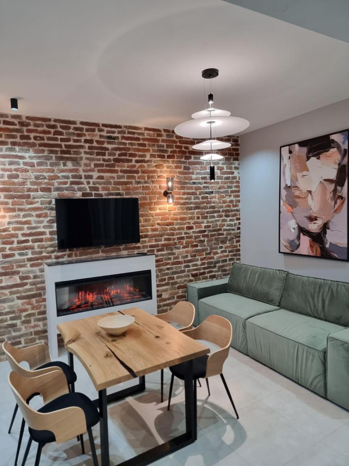 Leogrand Apartments On Krakivska 26 リヴィウ エクステリア 写真
