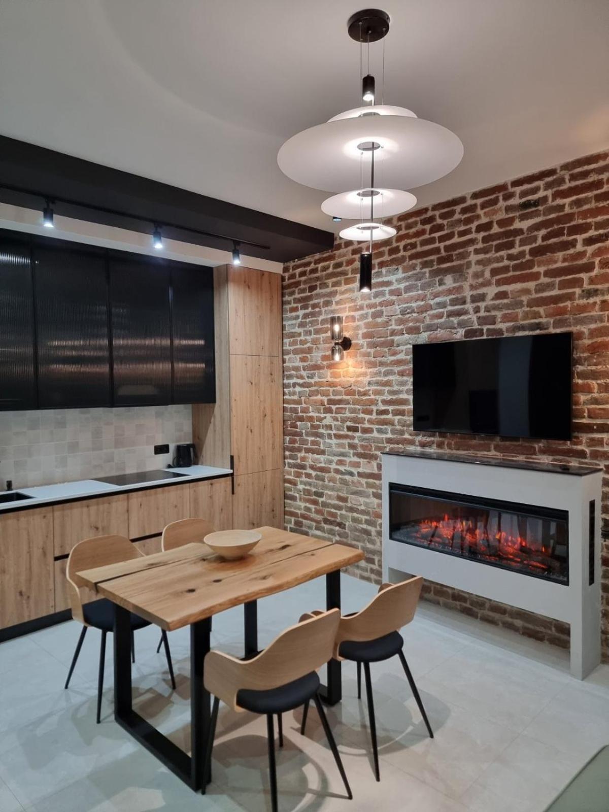 Leogrand Apartments On Krakivska 26 リヴィウ エクステリア 写真