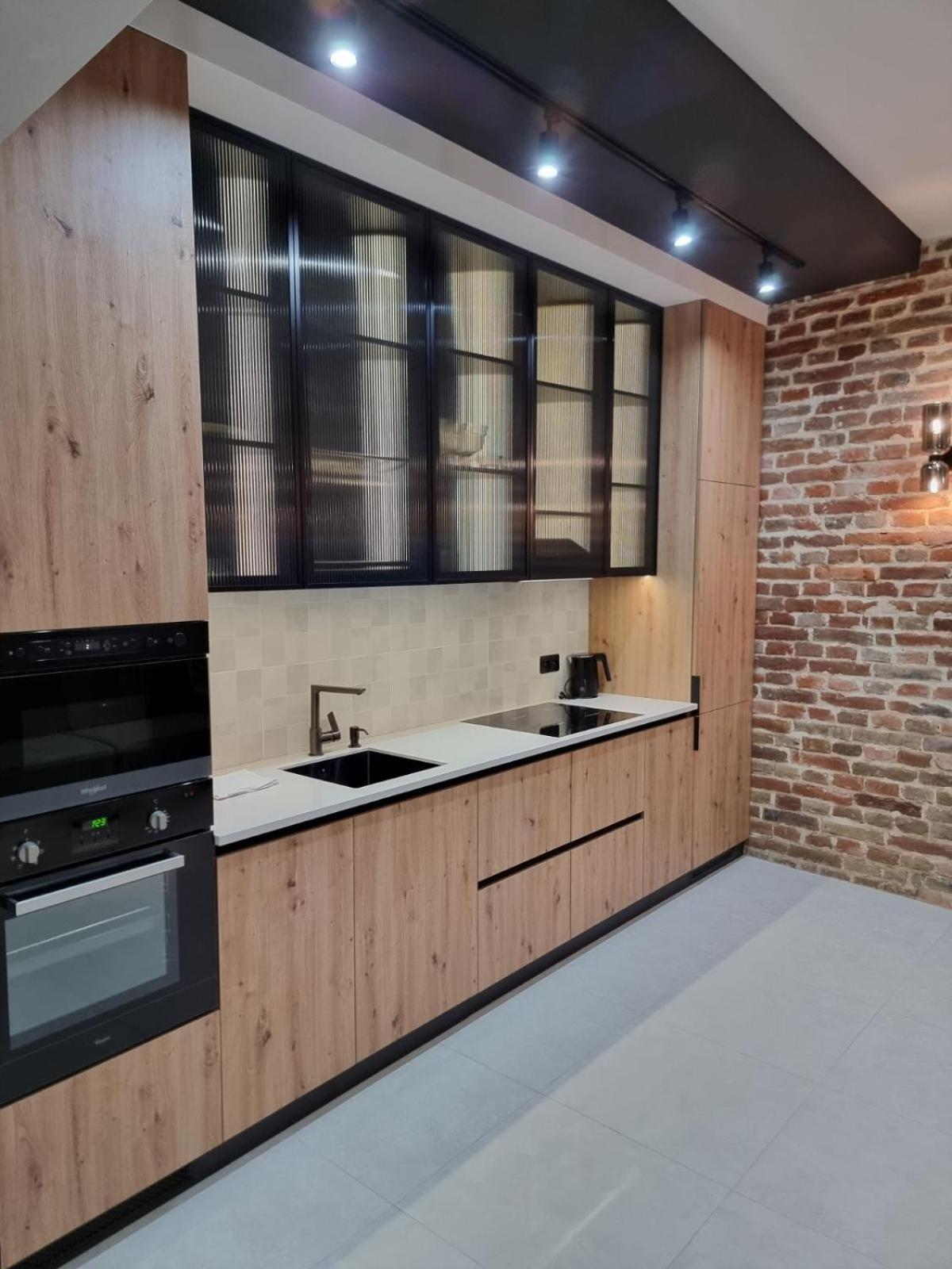 Leogrand Apartments On Krakivska 26 リヴィウ エクステリア 写真